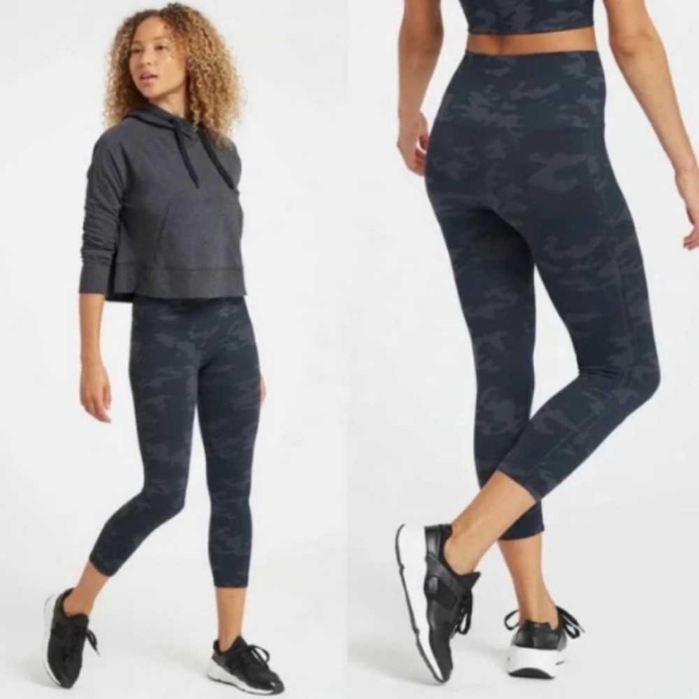 SPANX‎ Camo Look at Me Now Seamless Cropped Leggings